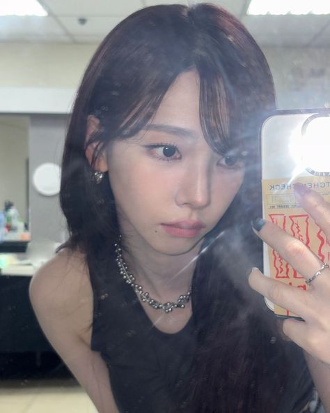 karina aespa selca instagram update icon pfp
#karina #카리나 #aespa Music Festival Outfit, Aespa Karina, Indie Pop Music, October 19, Darling In The Franxx, Black Mamba, Korean Hairstyle, Just Girl Things, Music Playlist