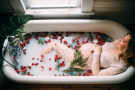 Winter Milk Bath, Christmas Maternity Shoot, Maternity Christmas Pictures, Milk Bath Maternity Photography, Christmas Pregnancy Photos, Winter Maternity Pictures, Maternity Photography Winter, Milk Bath Photos, Christmas Maternity