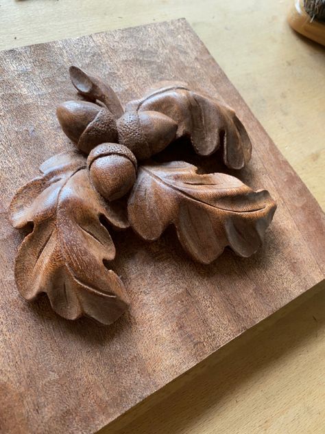 Fox Head Carving Pattern, Fox Carving Wood, Oak Leaf Wood Carving, Snail Wood Carving, Phoenix Wood Carving, Simple Wood Carving, Oak Leaves, Oak Leaf, Wood Carving Art