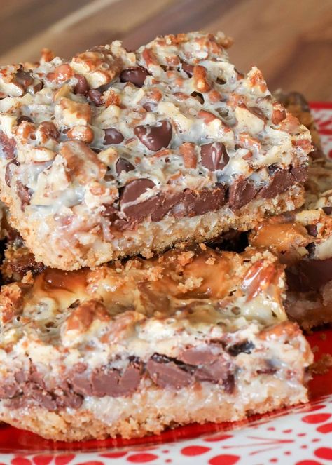 Old Fashioned Hello Dolly Bars Dolly Bars, Hello Dolly Bars, Chocolate Butter Cake, Monster Cookie Bars, Magic Bars, Chocolate Butter, Amish Recipes, Butterscotch Chips, Classic Desserts