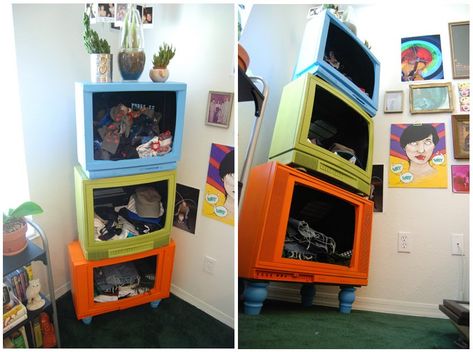 ReFab Diaries: Upcycle: Old appliances, big and small Recycle Old Tv, Youth Room, Bookshelves Diy, Upcycle Recycle, Old Tv, Repurposed Furniture, Kids' Room, My New Room, New Room