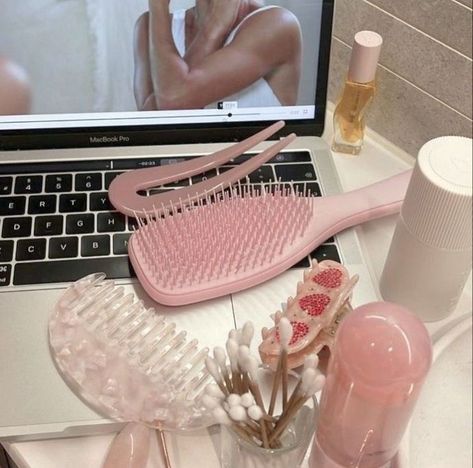 Pink Lifestyle, Pink Aura, Vogue Beauty, Pretty Skin Care, Pretty Skin, Pink Girly Things, Pink Vibes, Everything Pink, Night Routine