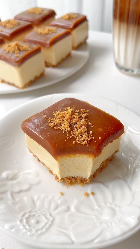 Resipi Kek, Caramel Cheesecake, Makanan Diet, Cream Cheese Recipes, Creamy Desserts, Sweet Snacks Recipes, Think Food, Easy Baking Recipes, Pavlova