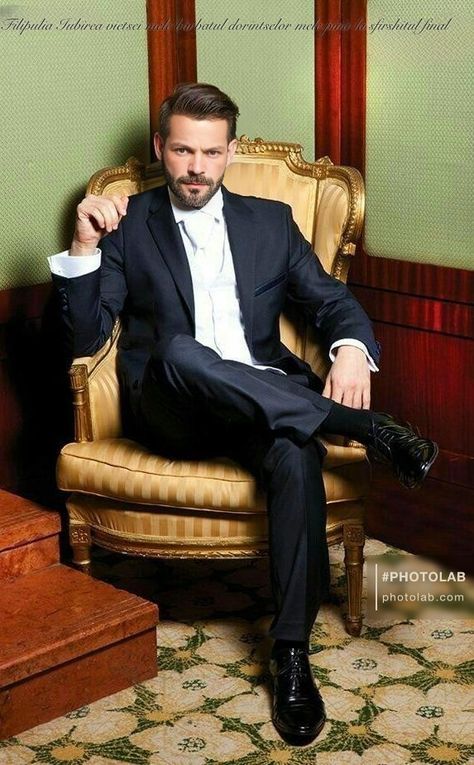 Mens Tuxedo Photoshoot, Mens Pose, Black And White Suit, Man Anatomy, Stylish Pic, Flower Background Images, Male Pose Reference, Cross Legged, Black Men Fashion Swag