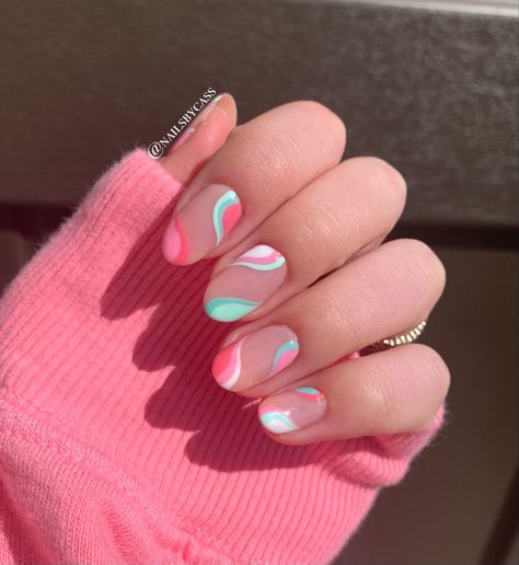 Cute Nail Designs For Short Nails Back To School, Gel Nails Ideas Simple Natural, Cute And Easy Nail Designs Short Nails, Short Nail Designs Preppy, Preppy Nails Design, Super Cute Nail Designs, Acyrilics Nails Ideas Summer, Cute Volleyball Nails, Summer Nails Almond Shape Short