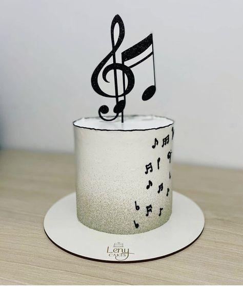 Cake Designs For Musicians, Cake For Singers Birthday, Musician Cake Ideas, Cake For Musician, Music Cake Ideas For Men, Musician Cake, Music Cake Ideas, Bolo Musical, Music Themed Cakes