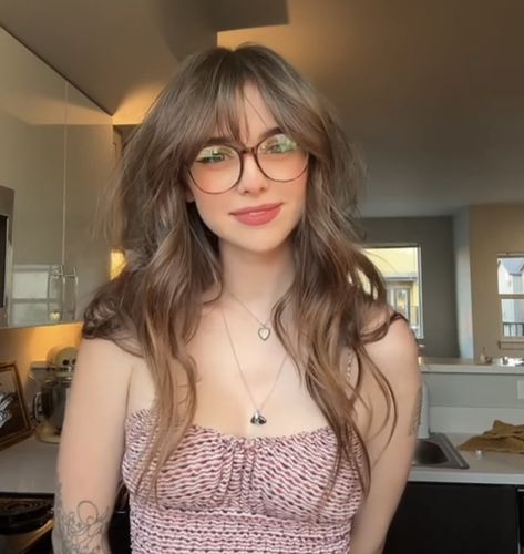 90 Haircuts Women, Bangs And Round Glasses, Long Bardot Bangs, Light Wispy Bangs With Layers, Bangs For Brunettes, Face Framing Hair Round Face, Hairstyles For Long Hair And Round Face, Bangs With Crimped Hair, Long Hair And Bangs Round Face