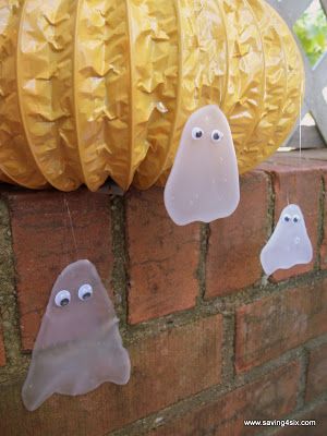 These ghosts are made with glue! Ghost Crafts, Glue Craft, Ghost Party, Fun Fall Crafts, Halloween Preschool, Halloween Craft, Creative Halloween Costumes, Glue Crafts, Cute Crafts