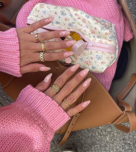 Aesthetic Amazon Finds, 30 Aesthetic, Aesthetic Amazon, Pink Girly Things, Pink Vibes, Girls Nails, Pink Princess, Make Up Bag, Pink Outfit