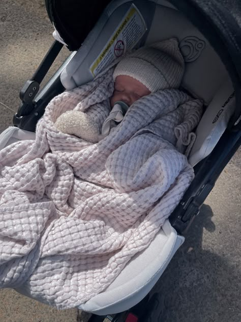 Newborn In Stroller, Baby Boy Stuff Newborn, Baby Beach Pictures, Sleeping Newborn, Orbit Baby, Newborn Stroller, I Want A Baby, Baby Pram, Cute Babies Photography