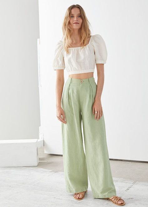 Green Trousers Outfit, Clothing Lookbook, Spring Trousers, Trousers Outfit, Summer Trousers, Trouser Outfit, Fall Fashions, Green Trousers, Wide Trousers