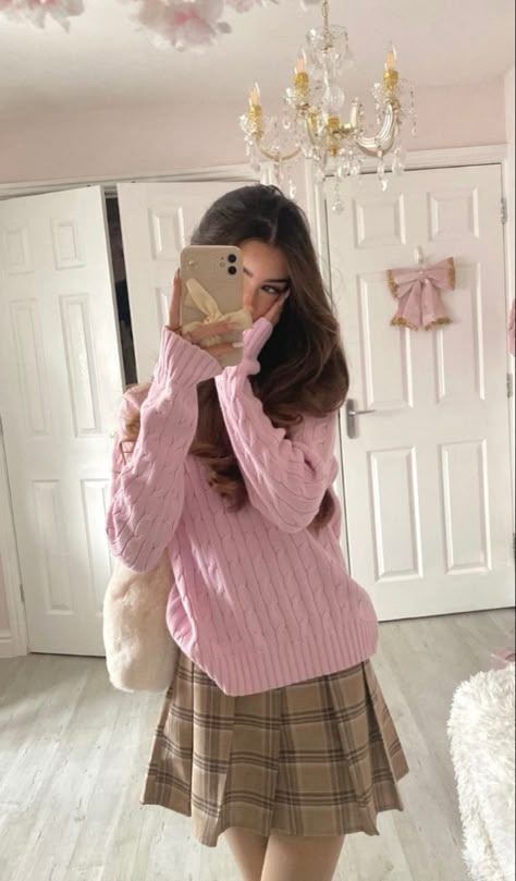 ⋆ pink sweater girl pfp 🌟 Coquette Outfits, Skirt Outfits Fall, Skandinavian Fashion, Chique Outfits, Pink Pilates Princess, Pink Pilates, Pilates Princess, Looks Street Style, Mode Inspo