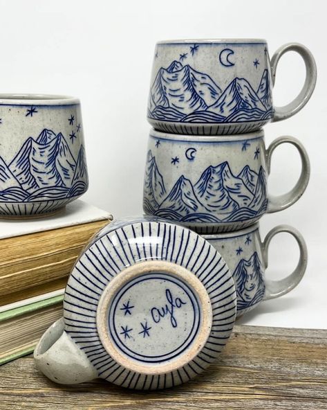 Mountain Pottery Painting Ideas, Ceramic To Go Mug, Mug Pottery Painting Ideas, Bee Ceramics, Ceramic Mountain, Carved Mug, Mountain Mug, Pottery Inspo, Pottery Inspiration