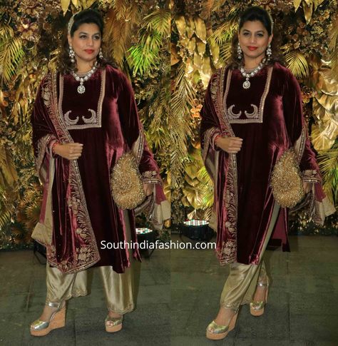 pinky reddy in velvet kurta set at armaan jain wedding 2 scaled Jain Wedding, Velvet Kurta Set, Pinky Reddy, Velvet Salwar Suit, Velvet Salwar, Velvet Kurta, Gold Platforms, Gold Clutch, Embroidered Dupatta