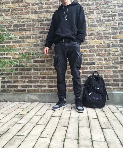 Mcqueen chain Gosha hoodie Goyard belt Gant cargo pants  Jordan 1 shadows  Supreme SS15 backpack Cargo Pants Jordan 1, Jordan 1 Shadow Outfit, Shadow Outfit, Goyard Belt, Outfit Grid Men, Jordan 1 Shadow, Jordan 1 Outfit, Jordan Style, Basketball Style