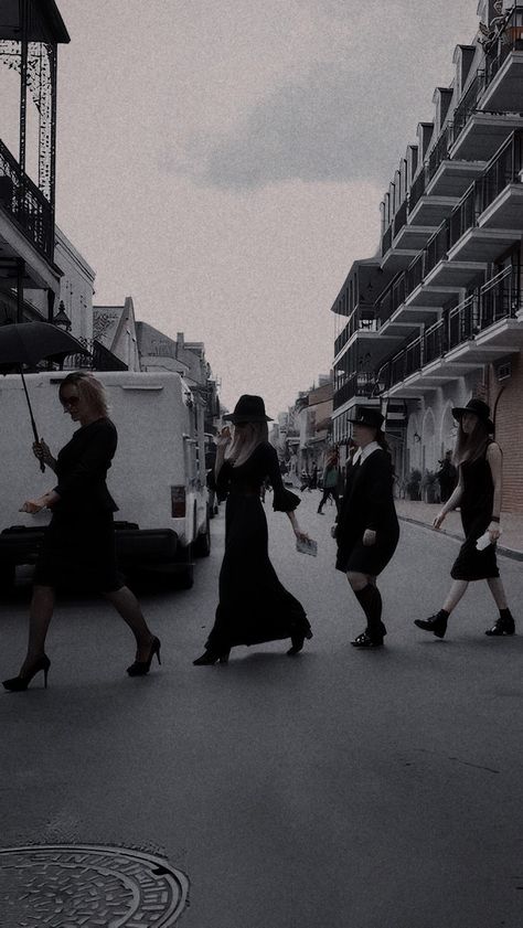 American Horror Coven, Ahs Witches, Ahs Coven, American Horror Story Coven, Witch Coven, Hot Stories, Witchy Wallpaper, Season Of The Witch, Witch Aesthetic