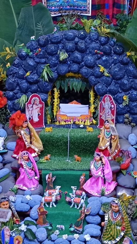 Krishna Jamanashtmi Decoration, Jhaki Decoration For Janmashtami, Janmastami Decorations Idea, Janmashtami Decoration Ideas Home Krishna, Janmastami Decorations At Home, Hindola Decoration Ideas, Jhula Decoration Ideas, Ladu Gopal Jhula Decoration, Janmashtami Decoration Ideas Home