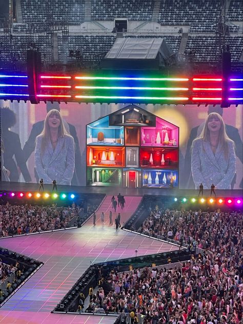 Eras Tour Stage, Eras Tour Ideas, Swift Tour, Estilo Taylor Swift, Concert Aesthetic, Dream Concert, Taylor Swift Concert, Long Live Taylor Swift, Live Taylor