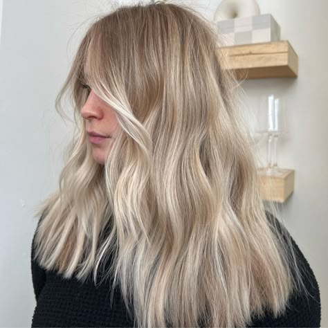 Lived In Blonde Babylights, Coconut Cream Blonde Hair, Bright Beige Blonde, Bright Neutral Blonde, Blonde Hair Dimension, Blonde Lived In Hair, Scandi Blonde Hair, Champagne Blonde Balayage, Dimension Blonde