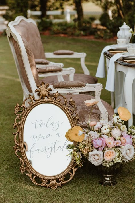 Taylor Swift Fans Will Be Obsessed with This Garden Styled Shoot | Photography by Taylor Swift Aesthetic Wedding, Taylor Swift Wedding Inspiration, Taylor Swift Themed Wedding Decor, Taylor Swift Wedding Sign, Taylor Swift Wedding Details, Taylor Swift Inspired Wedding Ideas, Taylor Swift Inspired Wedding Decor, Taylor Swift Wedding Ideas Decor, Wedding Taylor Swift Theme