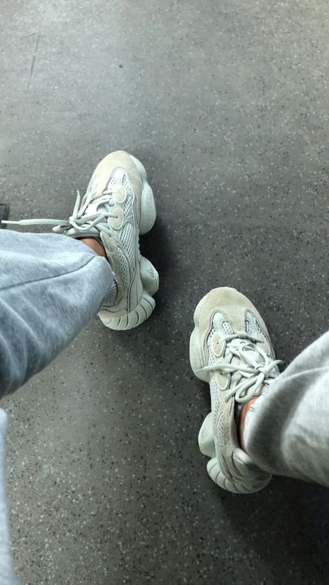 Yeezy 500 Outfit, Yeezy Shoes Outfit, Sneakers Yeezy, Yeezy Outfit, Adidas Shoes Mens, Yeezy 500, Fresh Shoes, Hype Shoes, Yeezy Shoes