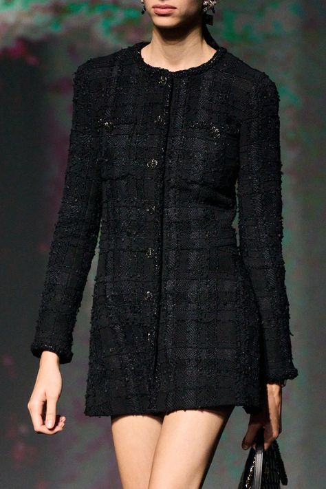 Chanel Outfits Women, Chanel Black Dress, Chanel Spring 2023, Tweed Fashion, Coco Chanel Fashion, Spring 2023 Ready To Wear, 2023 Ready To Wear Collection, Chanel Outfit, Chanel Dress