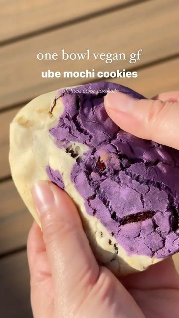 Mochi Ube, Gluten Free Mochi, Baked Mochi, Mochi Cookies, Rice Flour Cookies, Cookies With Honey, Sweet Rice Flour, Honey And Milk, Korean Rice Cake