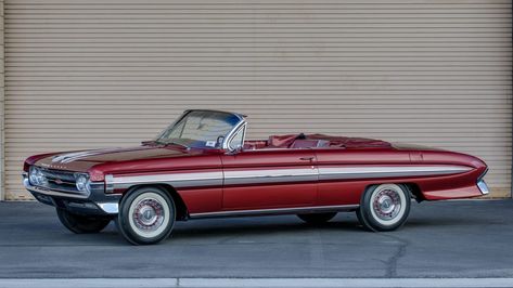 1961 Oldsmobile Starfire Convertible at Las Vegas 2020 as F121 - Mecum Auctions 1961 Oldsmobile, Amc Hornet, Olds 442, Antique Motorcycles, Classic Cars Trucks Hot Rods, Convertible Top, Bugatti Veyron, Us Cars, Hot Rods Cars