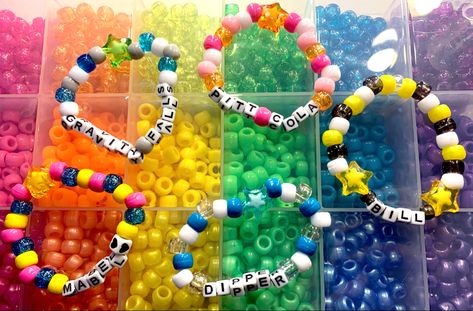 Gravity Falls Bracelet Ideas, Gravity Falls Bracelet, Gravity Falls Kandi, Emo Diy, Character Bracelets, Kandi Singles, Kandi Inspo, Diy Kandi Bracelets, Pony Bead Bracelets