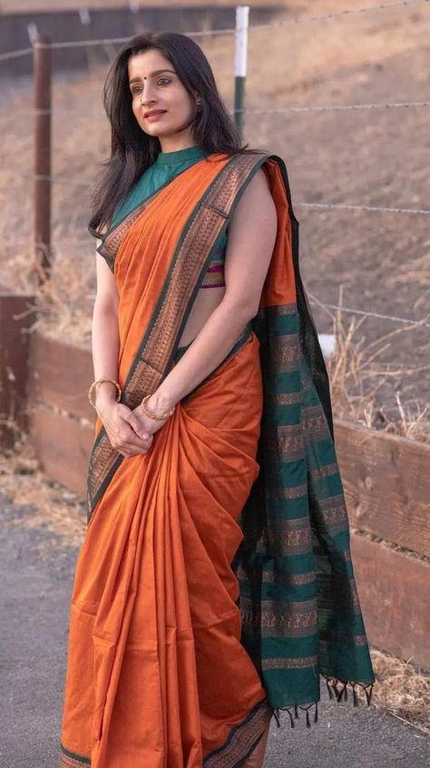 Exclusive Saree Blouse Designs, Kerala Saree Blouse, Simple Saree Designs, Traditional Blouse Designs, Lehenga Designs Simple, Saree Fashion, Latest Model Blouse Designs, Indian Saree Blouses Designs, Saree For Women