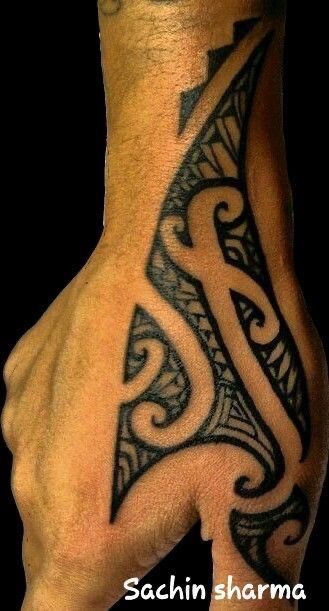 Maori Tattoo Hand, Samoan Hand Tattoo, Maori Tattoos For Women, Hand Tattoo Women, Tattoos Eagle, Cherokee Tattoos, Stammestattoo Designs, Herren Hand Tattoos, Maori Tattoos