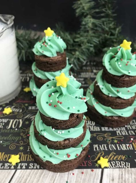 Brownie Christmas, Tree Brownies, Christmas Desserts Kids, Christmas Tree Brownies, Christmas Brownies, Best Christmas Desserts, Incredible Recipes, Christmas Cupcakes, Christmas Snacks