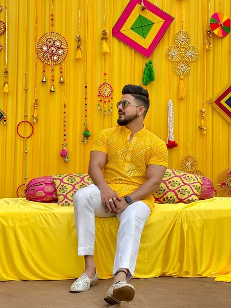 Haldi Dress Man, Haldi Function Decoration For Groom, Haldi Dress For Men Groom, Haldi Dresses For Couple, Haldi Ceremony Decorations For Men, Haldi Men Poses, Haldi Pic Boy, Haldi Photography Ideas Groom, Grooms Haldi Ceremony