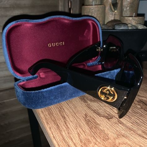 GUCCI oversized rectangular shades Gucci Symbol, Gucci Shades, Gucci Sunglasses Women, Gucci Cat Eye Sunglasses, Crystal Sunglasses, Oversized Round Sunglasses, Gucci Glasses, Sunglasses Logo, Round Logo