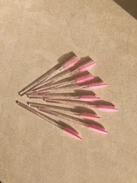 Pink Spoolie Brush Aesthetic, Lash Spoolie Aesthetic, Ideas Salon, Lash Comb, Pink Table, Post Instagram, Insta Ideas, Lash Lift, Ig Post