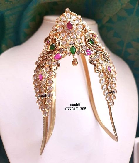 Aravanki Gold Designs, Vanki Designs Jewellery, Ruby Necklace Designs, Temple Jewellery Earrings, New Gold Jewellery Designs, Modern Gold Jewelry, Bridal Jewellery Design, Fancy Jewellery Designs, Gold Bridal Jewellery Sets