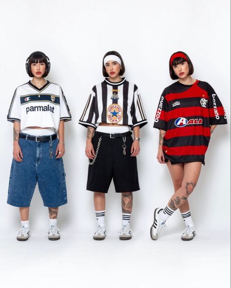 soccer jersey Streetwear Fashion Men, Football Jersey Outfit, Creative Fashion Photography, Outfits Retro, Football Fashion, Jersey Outfit, Mood Board Fashion, Men Fashion Casual Outfits