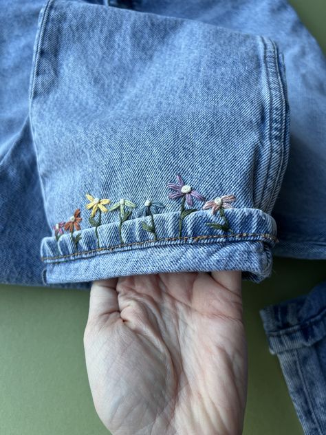 The perfectly practical way to add details to your denim. Embroidery Jeans Diy, Rainbow Daisy, Crochet Border Patterns, Cushion Embroidery, Clothes Embroidery Diy, Denim Embroidery, Ribbon Crafts Diy, Border Embroidery, Crochet Borders