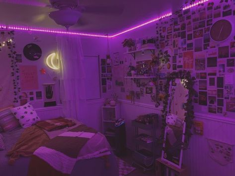 Tiktok Room, Neon Bedroom, Chill Room, Neon Room, Retro Room, Indie Room Decor, Grunge Room, Indie Room, Redecorate Bedroom