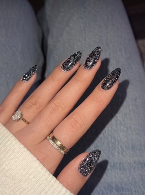 Black Sparkly Nails Almond, Black And Sparkly Nails, Black Coquette Nails, Reputation Nails, Sparkly Black Nails, Black Sparkly Nails, Black Sparkle Nails, Black Prom Nails, Future Nails