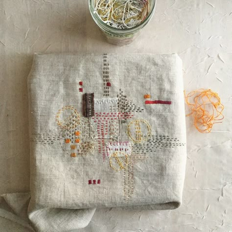 Embroidery Edging, Stitch Journal, Spirit Cloth, Boro Stitching, Sashiko Stitching, Abstract Embroidery, Textile Art Embroidery, Stitching Ideas, Sashiko Embroidery