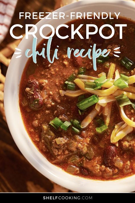 This crockpot chili recipe is an easy freezer meal. Double or triple and freeze the rest for busy weeknight dinners! Freezer Meal Chili, Best Crockpot Chili, Crockpot Chili Recipe, Shelf Cooking, Chili Recipe Stovetop, Wendys Chili Recipe, Best Crockpot, Freezable Meals, Chili Recipe Crockpot