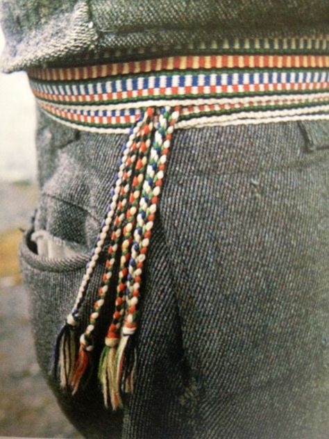 Crios Cords: the story of traditional Irish woven belts [David Shaw-Smith] Historical Irish Clothing, Traditional Irish Clothing, Irish Costumes, Celtic Clothing, Irish Dress, Irish Clothing, Irish Crafts, Irish Fashion, Tweed Trousers