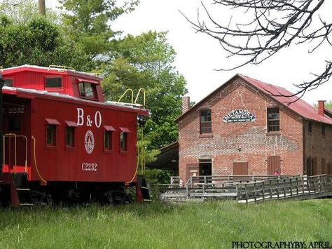 Connersville Indiana, Old Barns, Trip Advisor, Indiana, Need To Know, Cabin, House Styles, Travel