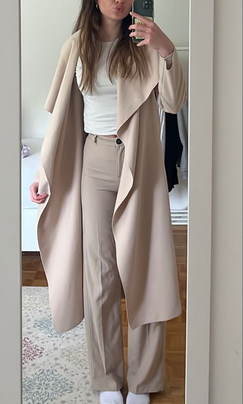 beige pants from zalando with a white long sleve top and a beige trenchcoat. outfit inspiration, fallootd, fashion inspo outfits, cute outfits,outfits invierno, stylish outfits, fashion aesthetic, mode aesthetic, aesthetic styles, fashion inspo aesthetic, Beige Trenchcoat Outfit, Casual Beige Outfit, Beige Trench Coat Outfit, Aesthetic Mode, Fashion Inspo Aesthetic, Mode Aesthetic, Beige Trouser, Trenchcoat Outfit, Slacks Outfit