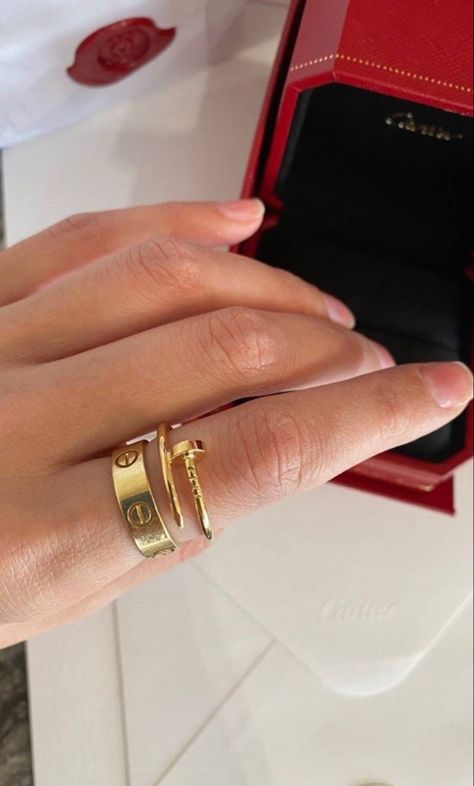 Jewellery Cartier, Cartier Bangle, Stainless Jewelry, Cartier Love Ring, Expensive Jewelry Luxury, Trendy Glasses, Handbag Essentials, Accesories Jewelry, Jewelry Design Inspiration