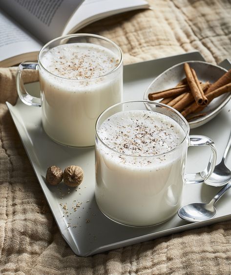 Vanilla Almond Milk Recipes, Almond Milk Drinks, Spiced Milk, Almond Milk Recipe, Milk Drinks, Healthy Bedtime Snacks, Cow's Milk, Almond Milk Recipes, Cozy Drinks