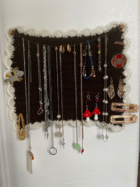 Small Crochet Room Decor, Crochet Jewelry Hanger Pattern, Crochet Wall Jewelry Holder, Crochet Jewelry Organizer, Crochet Necklace Holder, Dorm Crochet, Jewelry Organizer Crochet, Crochet Jewelry Hanger, Crochet Jewelry Holder Free Pattern