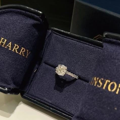 Harry Winston Ring, Future Engagement Rings, Cream Wedding, Harry Winston, Classy Wedding, Dream Engagement Rings, Dream Engagement, Expensive Jewelry, Blair Waldorf