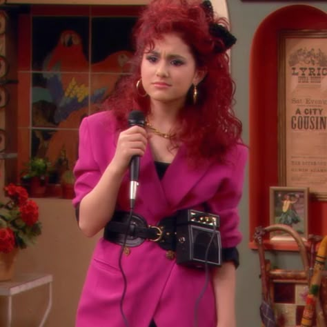 Cat Valentine Outfits, Victorious Cat, Ariana Grande Cat, Cat Valentine Victorious, Sam And Cat, Tv Show Outfits, Cat Icon, Bad Decisions, Cat Valentine